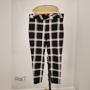 Torrid Capri Leggings